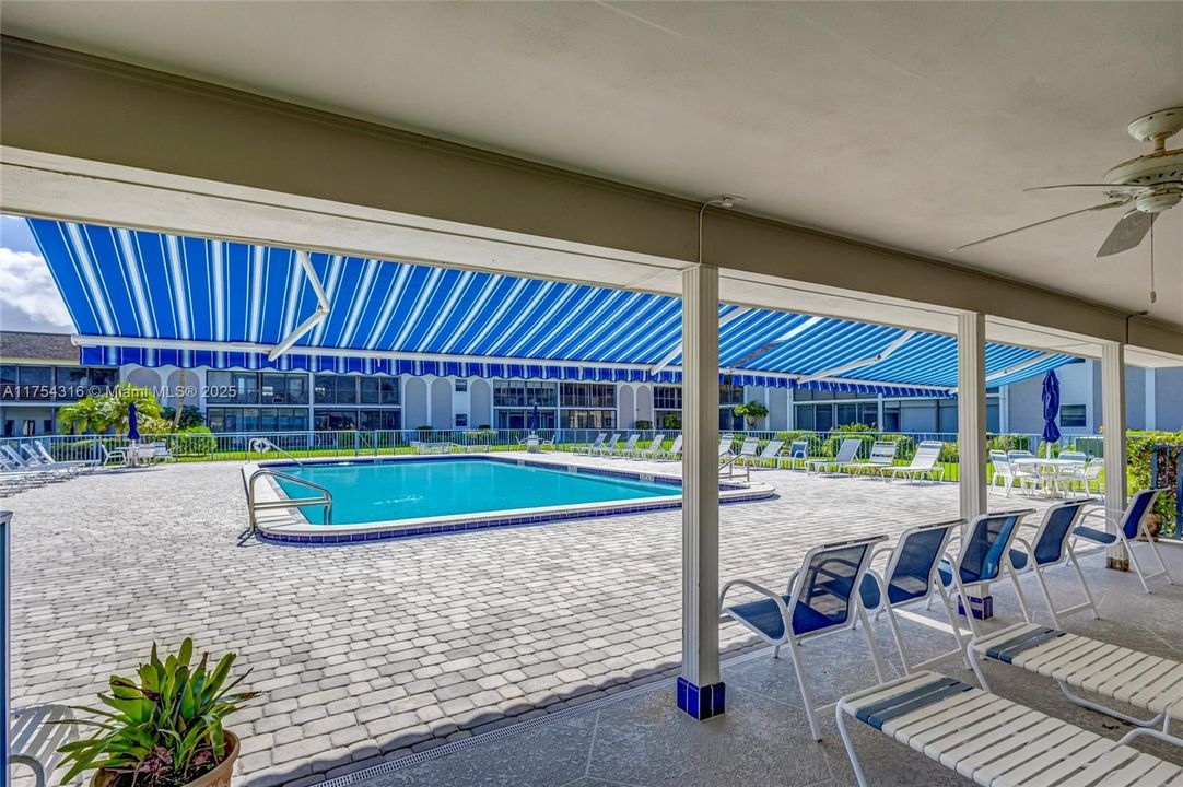 For Rent: $2,200 (2 beds, 2 baths, 1063 Square Feet)