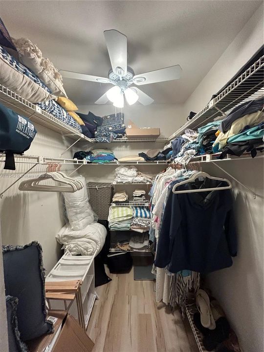 For Rent: $2,200 (2 beds, 2 baths, 1063 Square Feet)