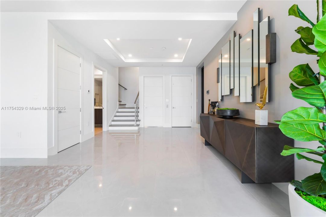 Vendido Recientemente: $3,695,000 (5 camas, 5 baños, 3987 Pies cuadrados)