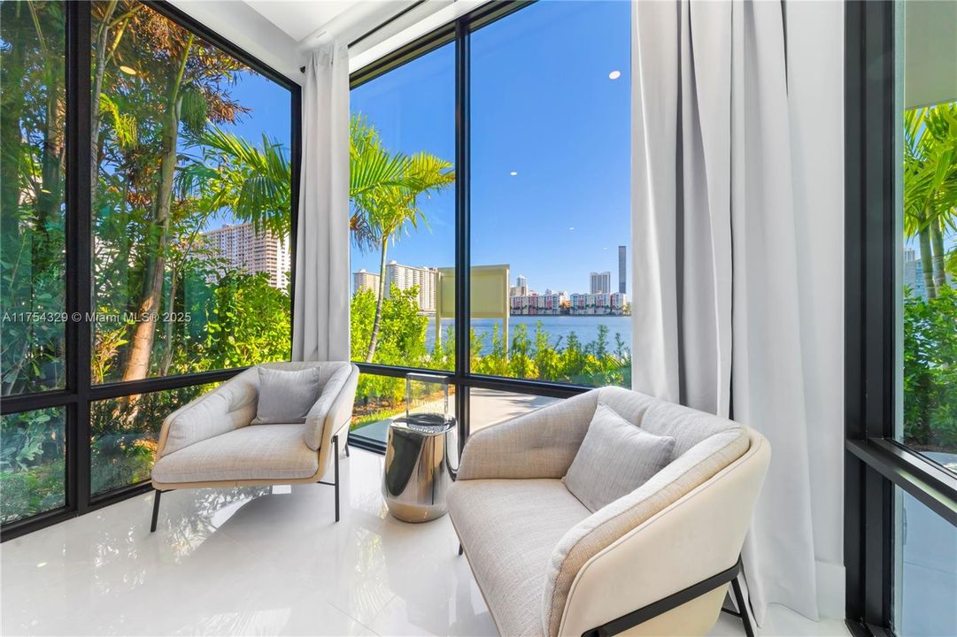 Vendido Recientemente: $3,695,000 (5 camas, 5 baños, 3987 Pies cuadrados)