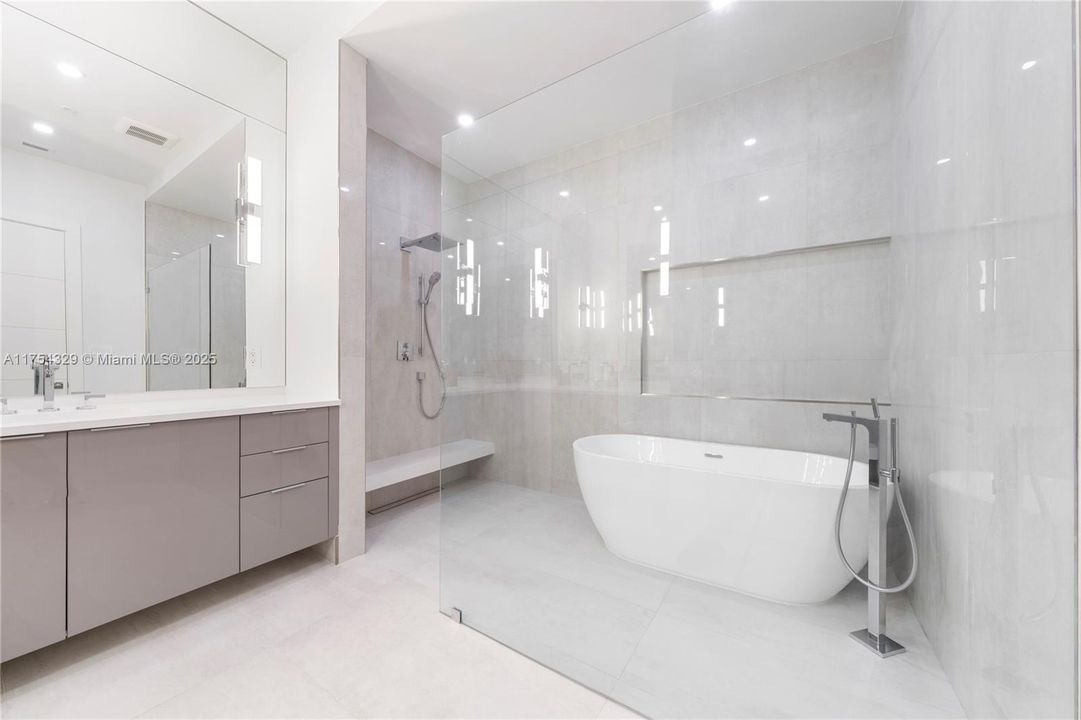 Vendido Recientemente: $3,695,000 (5 camas, 5 baños, 3987 Pies cuadrados)