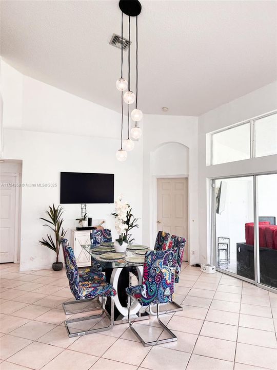 For Sale: $710,000 (5 beds, 3 baths, 2608 Square Feet)