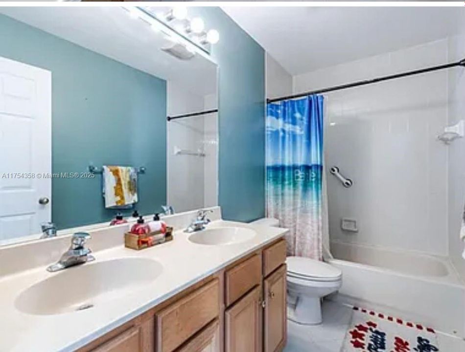 For Sale: $710,000 (5 beds, 3 baths, 2608 Square Feet)