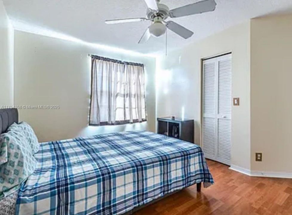 For Sale: $710,000 (5 beds, 3 baths, 2608 Square Feet)