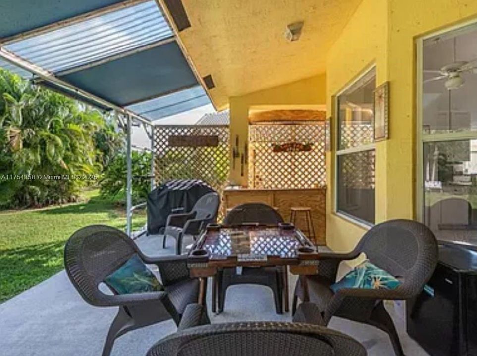 For Sale: $710,000 (5 beds, 3 baths, 2608 Square Feet)