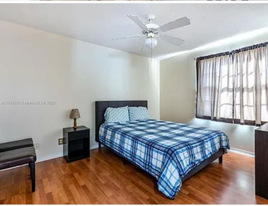 For Sale: $710,000 (5 beds, 3 baths, 2608 Square Feet)