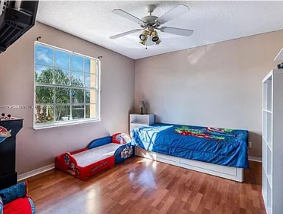 For Sale: $710,000 (5 beds, 3 baths, 2608 Square Feet)