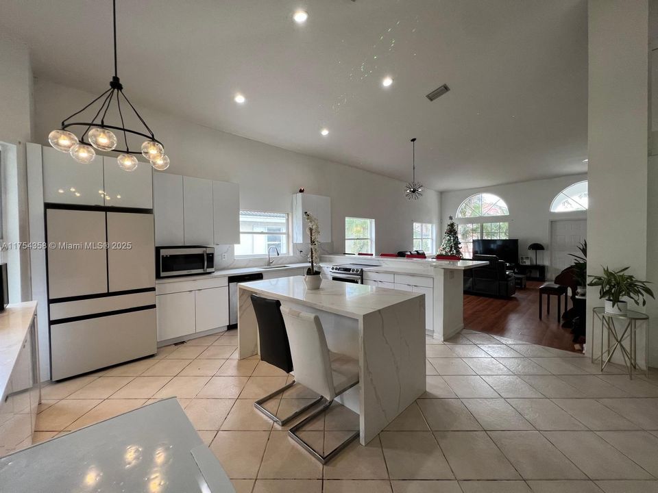 For Sale: $710,000 (5 beds, 3 baths, 2608 Square Feet)