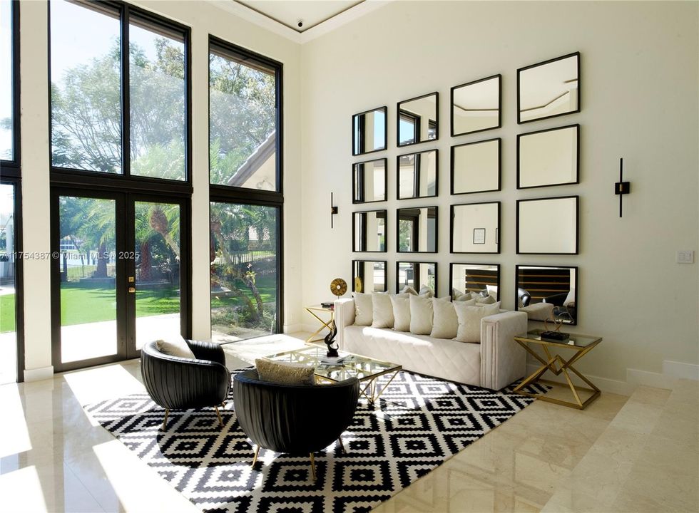 Vendido Recientemente: $4,900,000 (6 camas, 5 baños, 6578 Pies cuadrados)