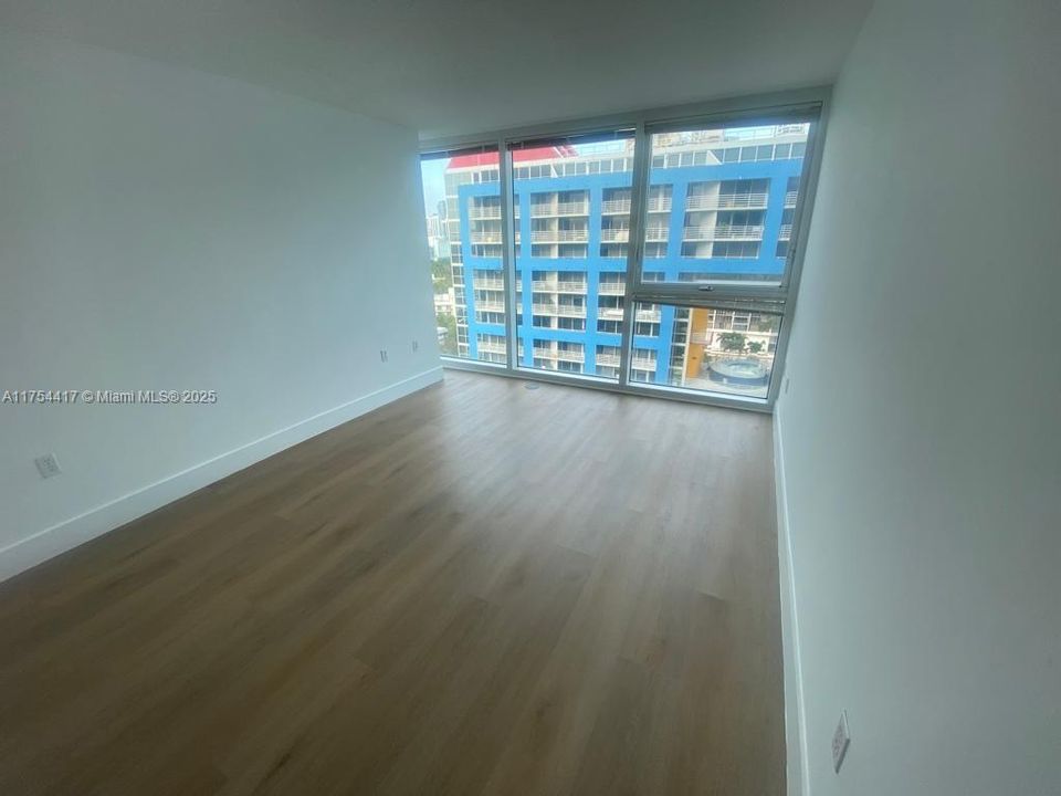 For Sale: $850,000 (2 beds, 2 baths, 1367 Square Feet)