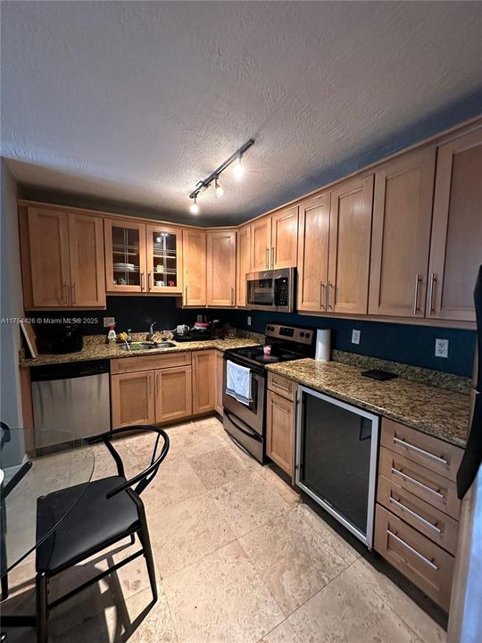 На продажу: $245,000 (2 спален, 1 ванн, 0 Квадратных фут)