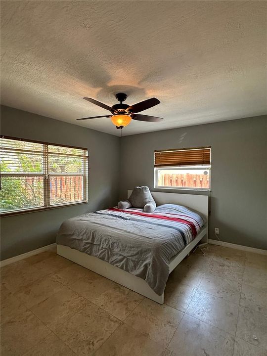 На продажу: $245,000 (2 спален, 1 ванн, 0 Квадратных фут)