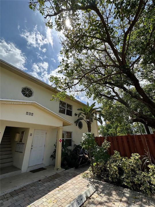 На продажу: $245,000 (2 спален, 1 ванн, 0 Квадратных фут)