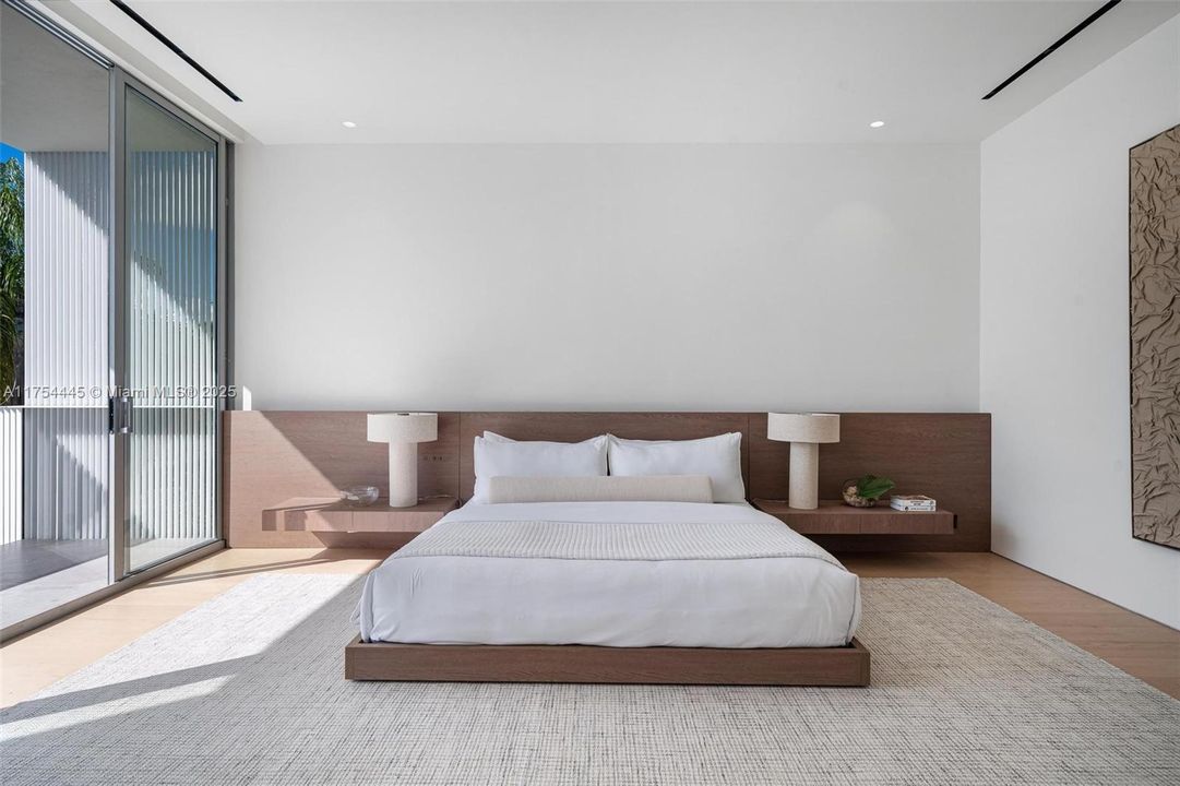 Active With Contract: $2,150,000 (4 beds, 4 baths, 2860 Square Feet)