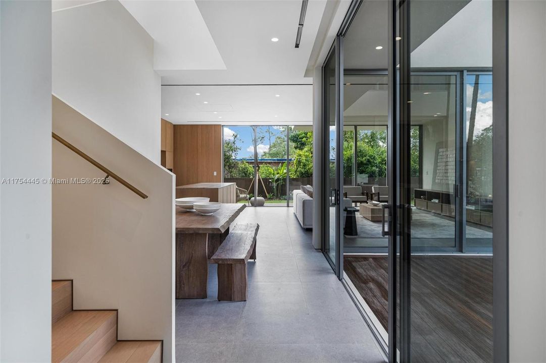 Active With Contract: $2,150,000 (4 beds, 4 baths, 2860 Square Feet)