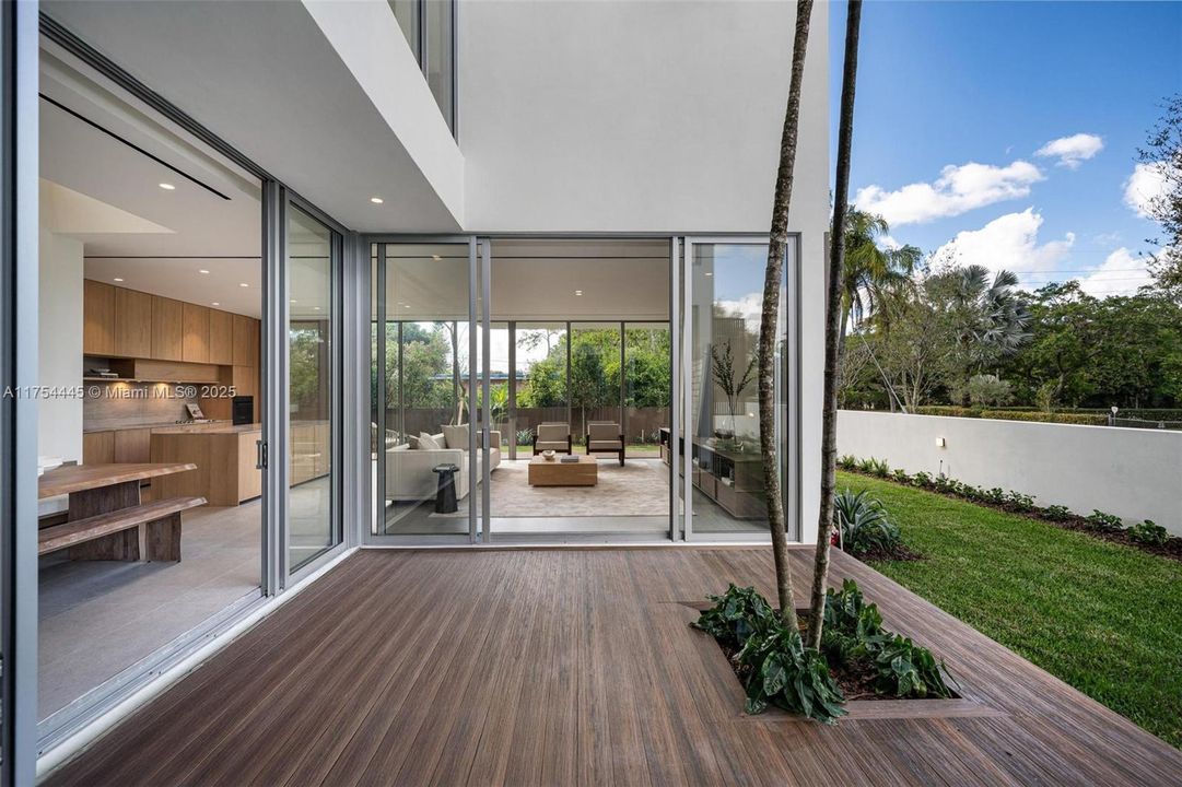 Active With Contract: $2,150,000 (4 beds, 4 baths, 2860 Square Feet)