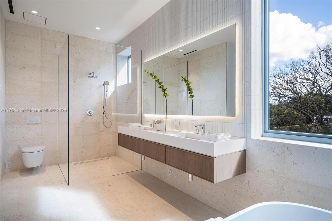 Active With Contract: $2,150,000 (4 beds, 4 baths, 2860 Square Feet)