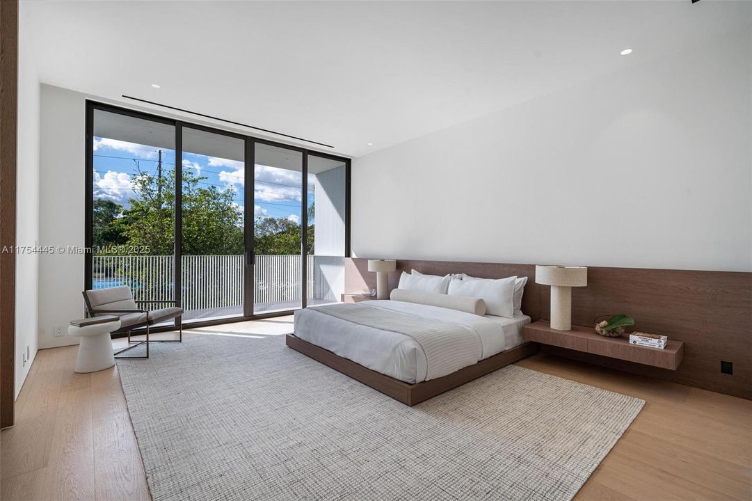 Active With Contract: $2,150,000 (4 beds, 4 baths, 2860 Square Feet)