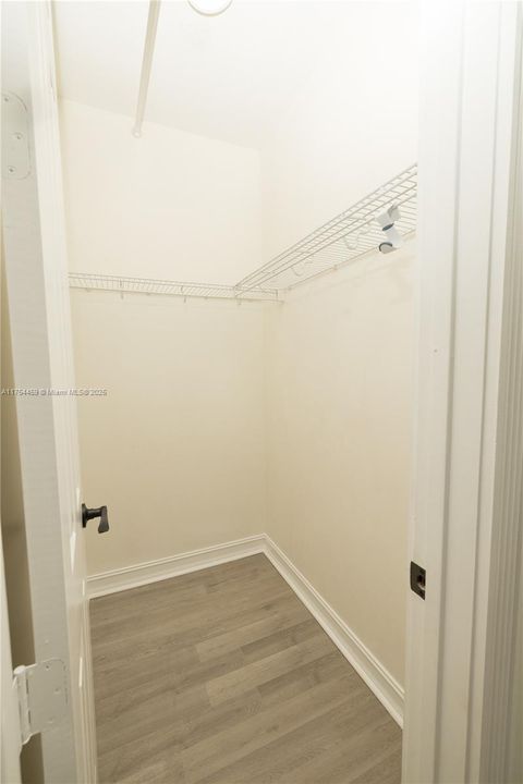 最近售出: $1,590,000 (5 贝兹, 6 浴室, 4948 平方英尺)