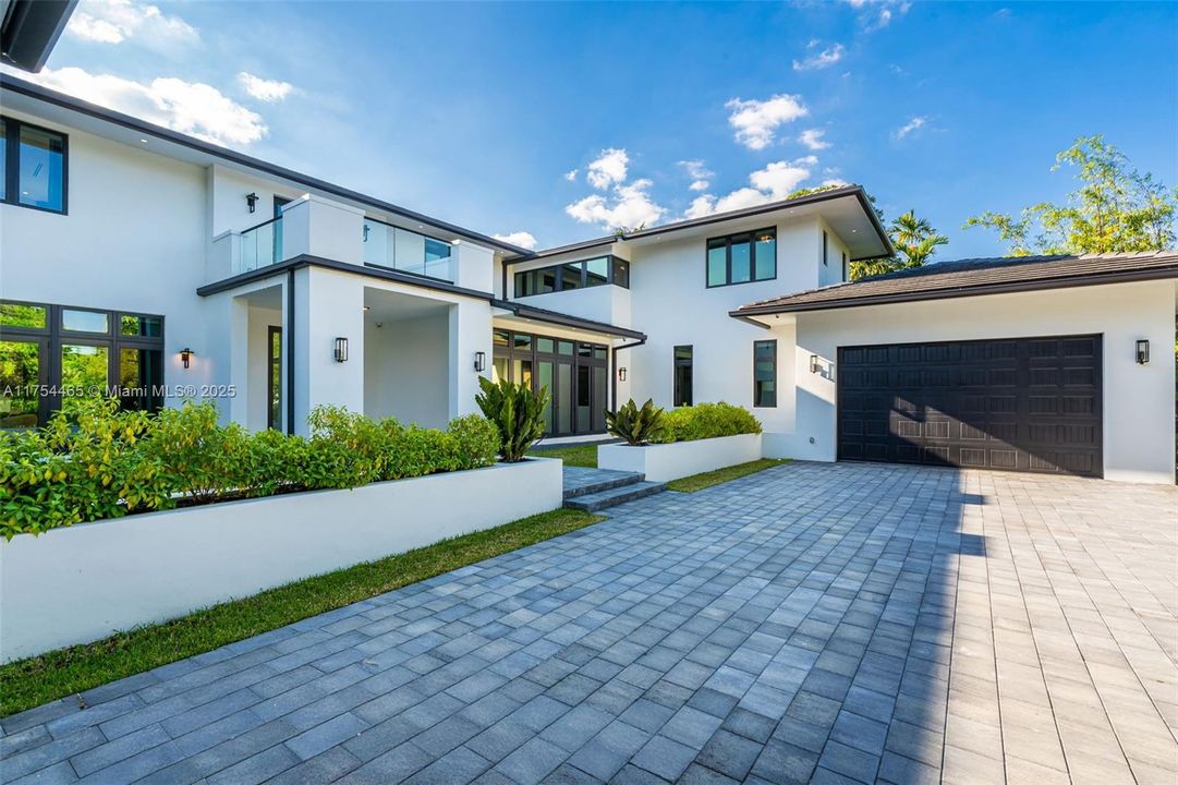 Недавно продано: $13,799,000 (7 спален, 8 ванн, 7459 Квадратных фут)