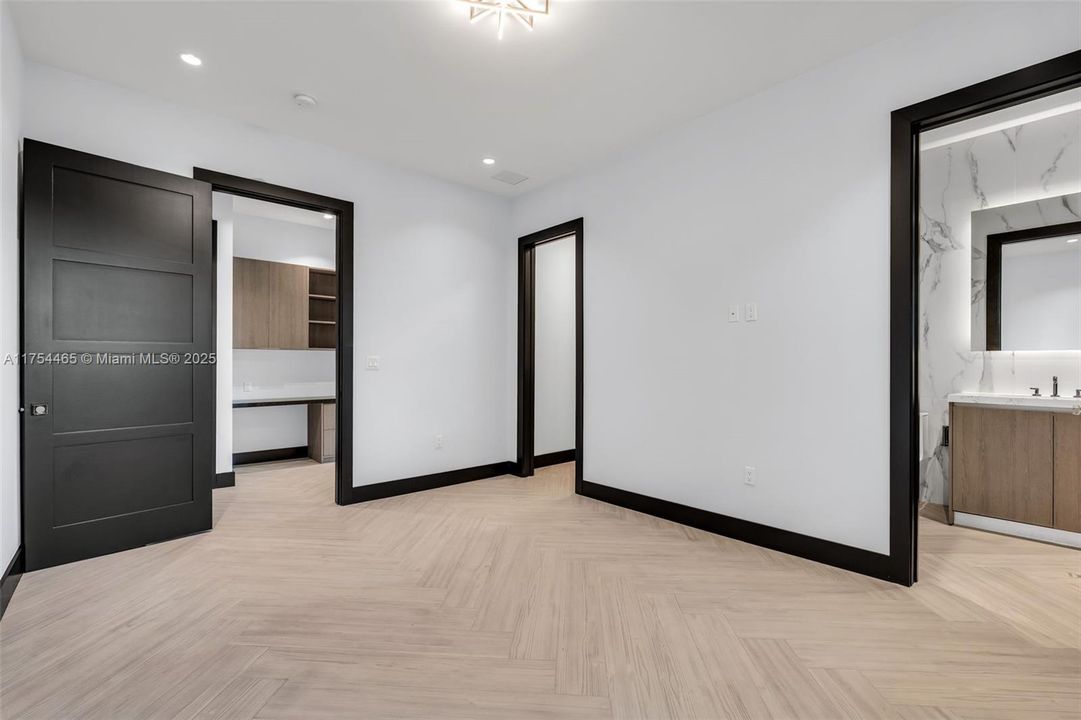 Недавно продано: $13,799,000 (7 спален, 8 ванн, 7459 Квадратных фут)