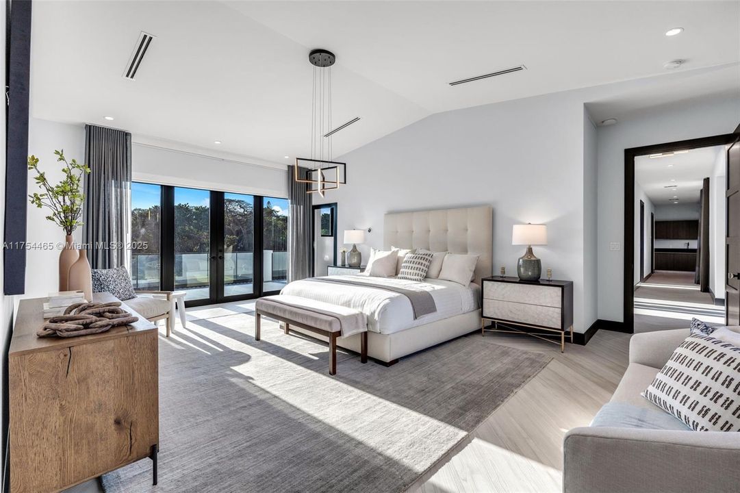 Недавно продано: $13,799,000 (7 спален, 8 ванн, 7459 Квадратных фут)