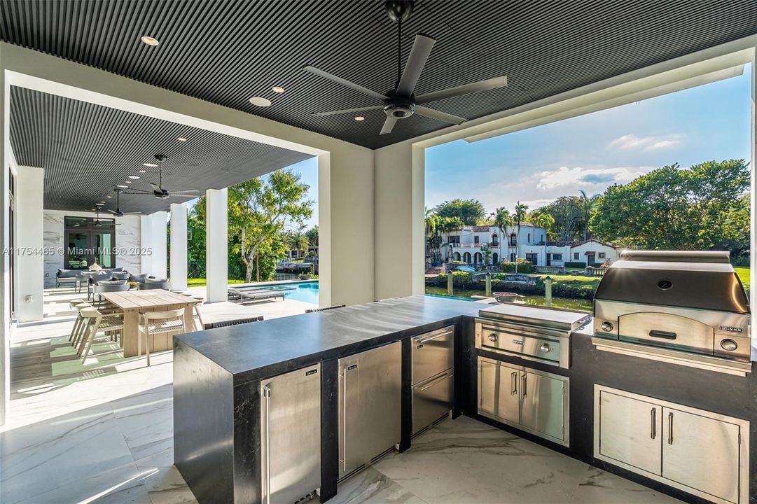 Недавно продано: $13,799,000 (7 спален, 8 ванн, 7459 Квадратных фут)