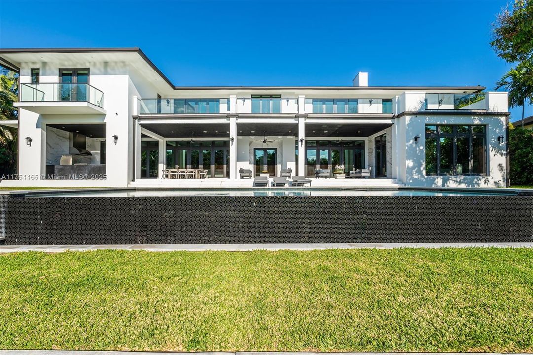 Недавно продано: $13,799,000 (7 спален, 8 ванн, 7459 Квадратных фут)