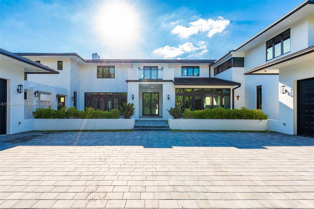 Недавно продано: $13,799,000 (7 спален, 8 ванн, 7459 Квадратных фут)