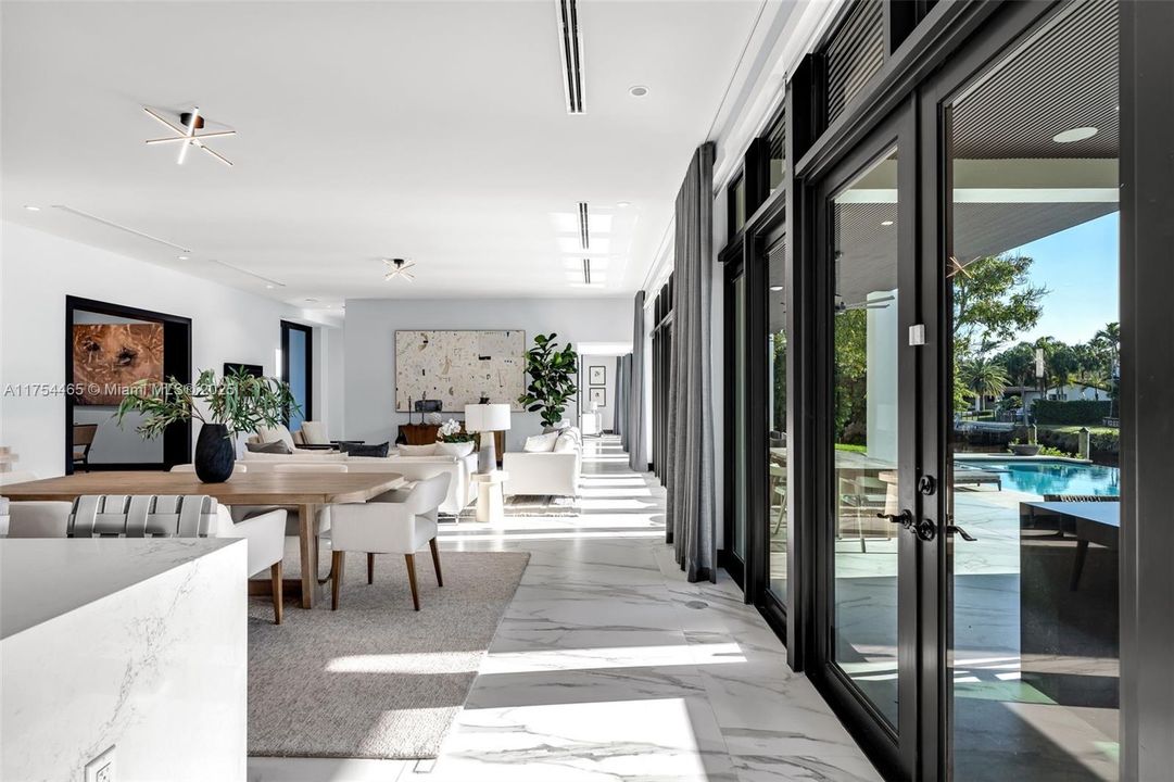 Недавно продано: $13,799,000 (7 спален, 8 ванн, 7459 Квадратных фут)