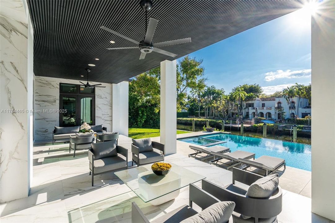 Недавно продано: $13,799,000 (7 спален, 8 ванн, 7459 Квадратных фут)