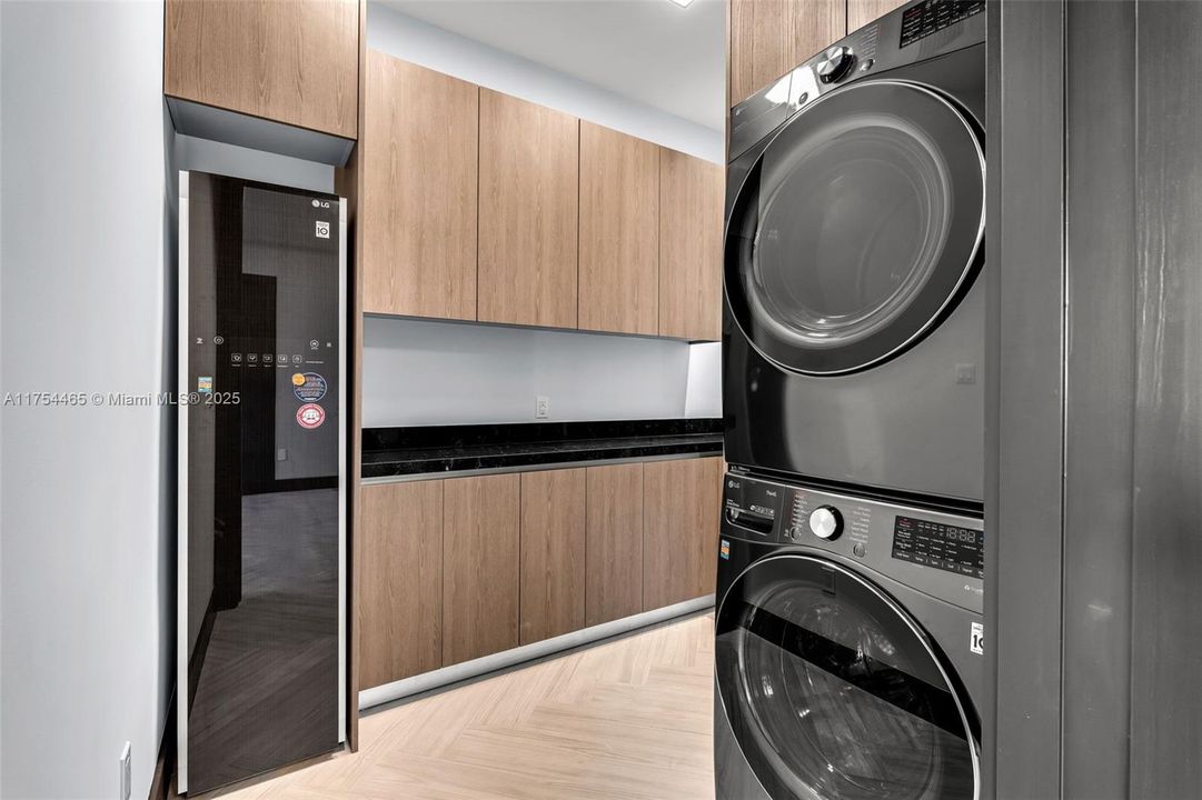 Недавно продано: $13,799,000 (7 спален, 8 ванн, 7459 Квадратных фут)