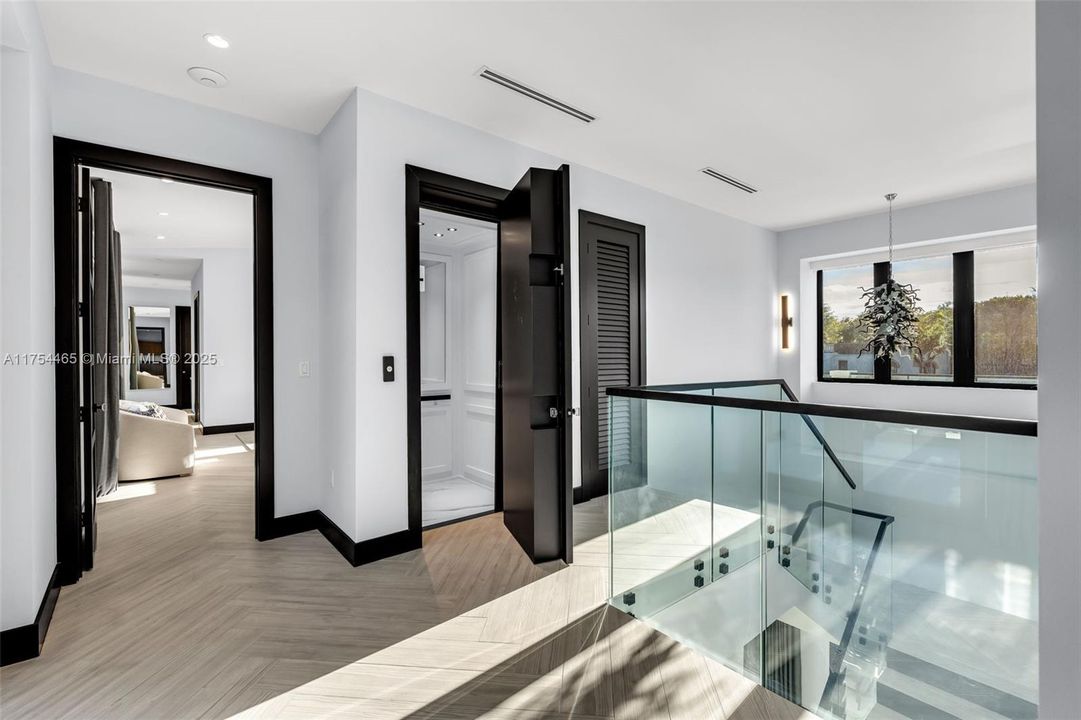 Недавно продано: $13,799,000 (7 спален, 8 ванн, 7459 Квадратных фут)