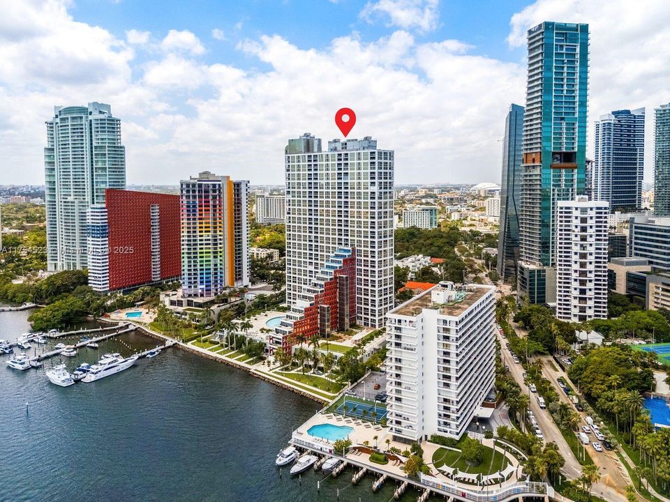 Recently Sold: $970,000 (2 beds, 2 baths, 1697 Square Feet)
