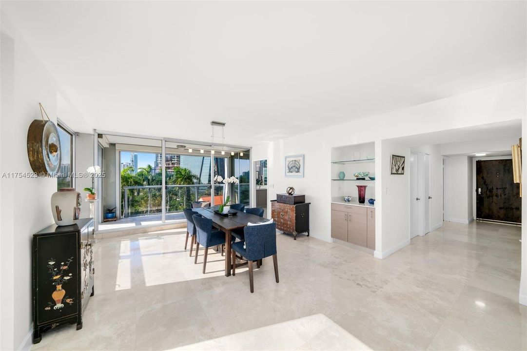 Recently Sold: $970,000 (2 beds, 2 baths, 1697 Square Feet)