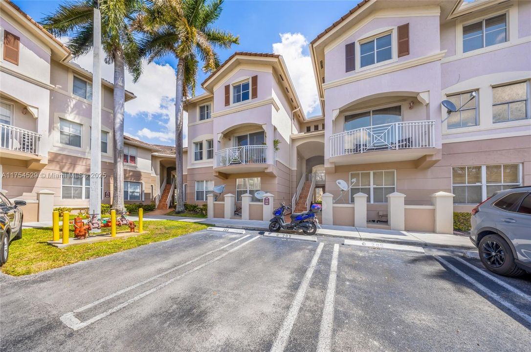 Vendido Recientemente: $455,000 (3 camas, 2 baños, 1364 Pies cuadrados)