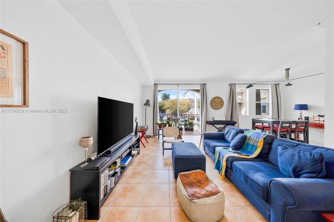 Vendido Recientemente: $455,000 (3 camas, 2 baños, 1364 Pies cuadrados)