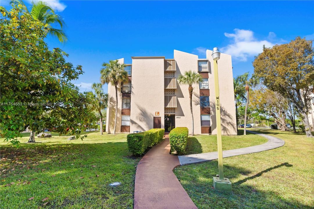 Recently Rented: $22,800 (1 beds, 1 baths, 614 Square Feet)