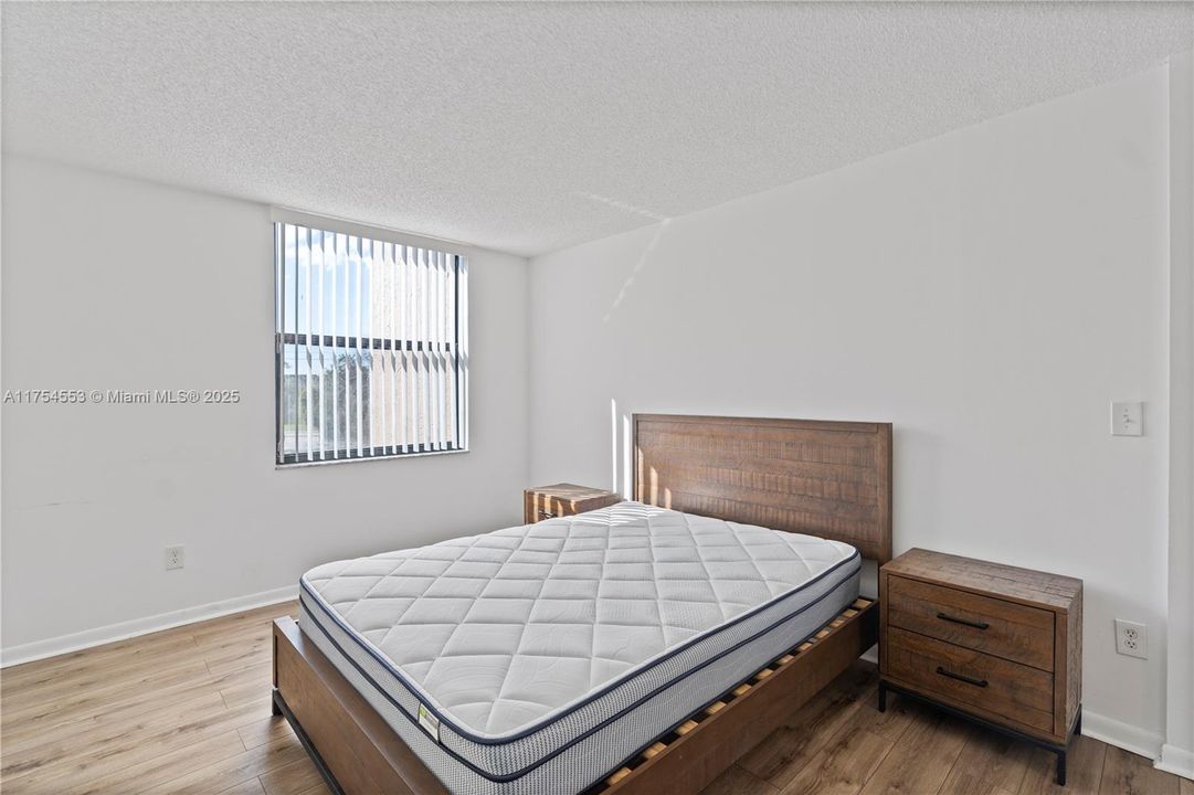 Recently Rented: $22,800 (1 beds, 1 baths, 614 Square Feet)