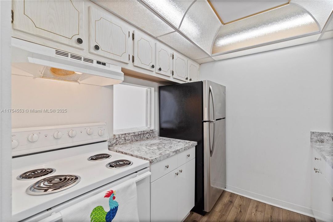 Recently Rented: $22,800 (1 beds, 1 baths, 614 Square Feet)