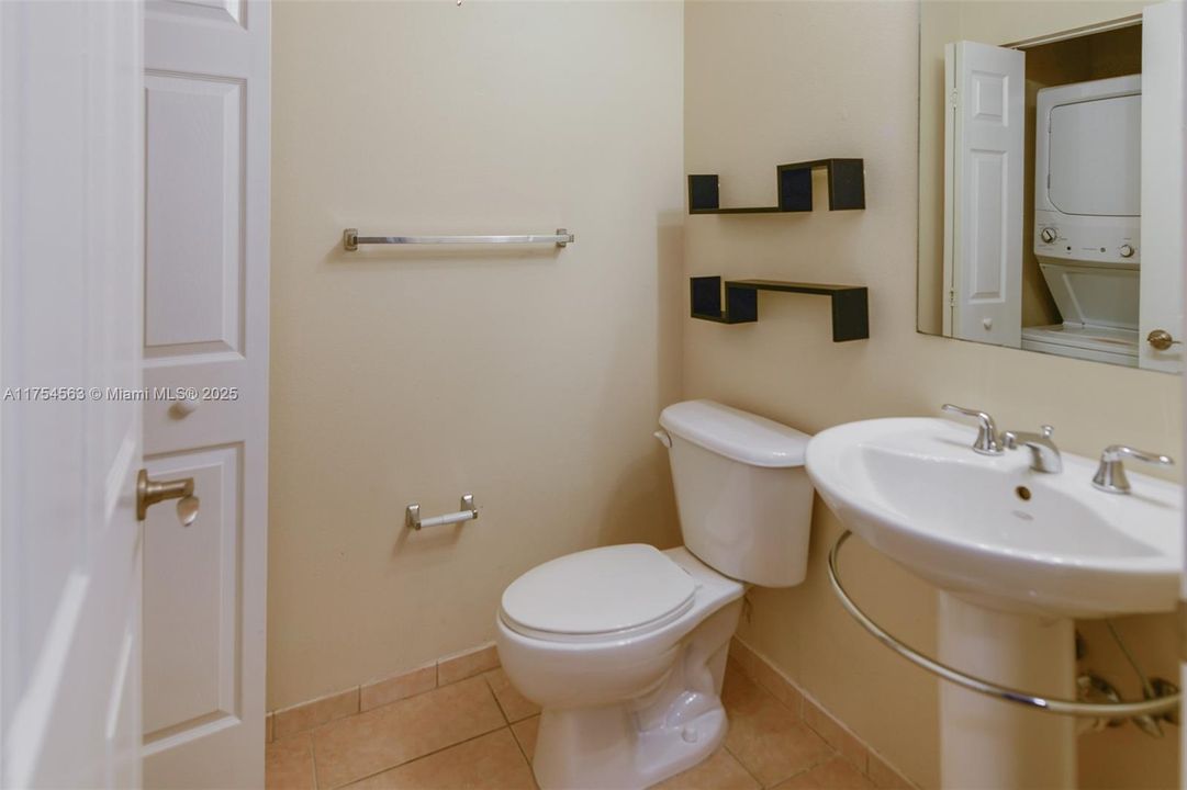 Vendido Recientemente: $350,000 (1 camas, 1 baños, 968 Pies cuadrados)