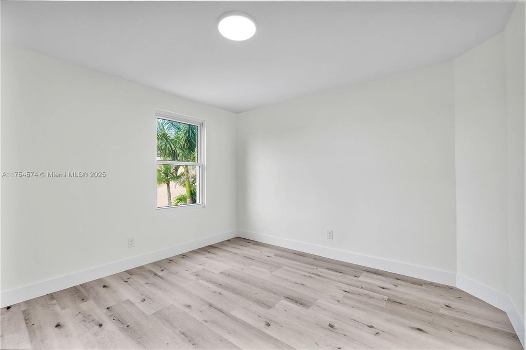 Recently Sold: $645,000 (3 beds, 2 baths, 1848 Square Feet)