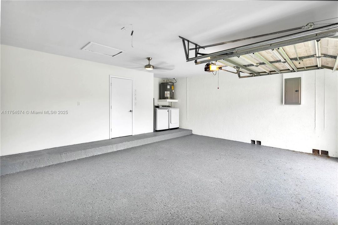 Recently Sold: $645,000 (3 beds, 2 baths, 1848 Square Feet)