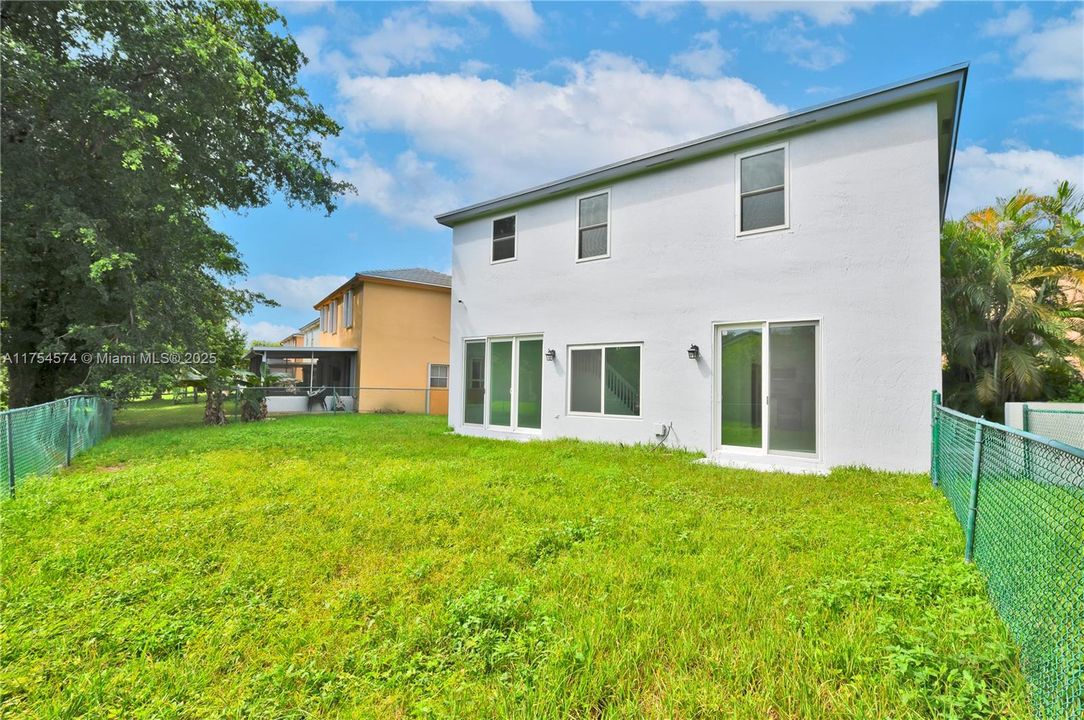 Recently Sold: $645,000 (3 beds, 2 baths, 1848 Square Feet)