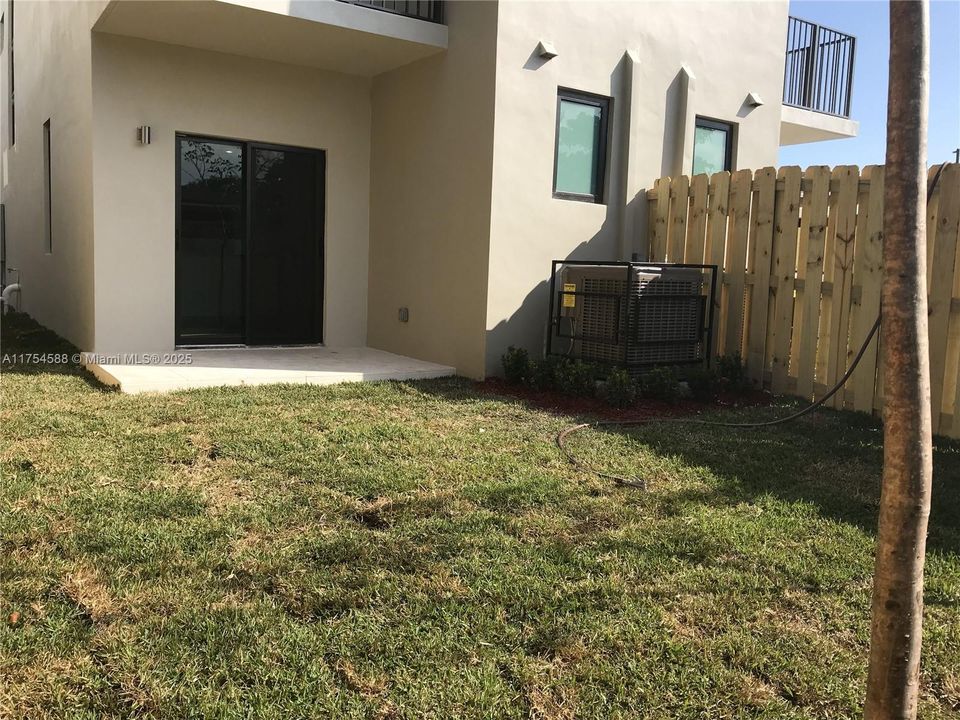 Vendido Recientemente: $850,000 (0 camas, 0 baños, 1504 Pies cuadrados)