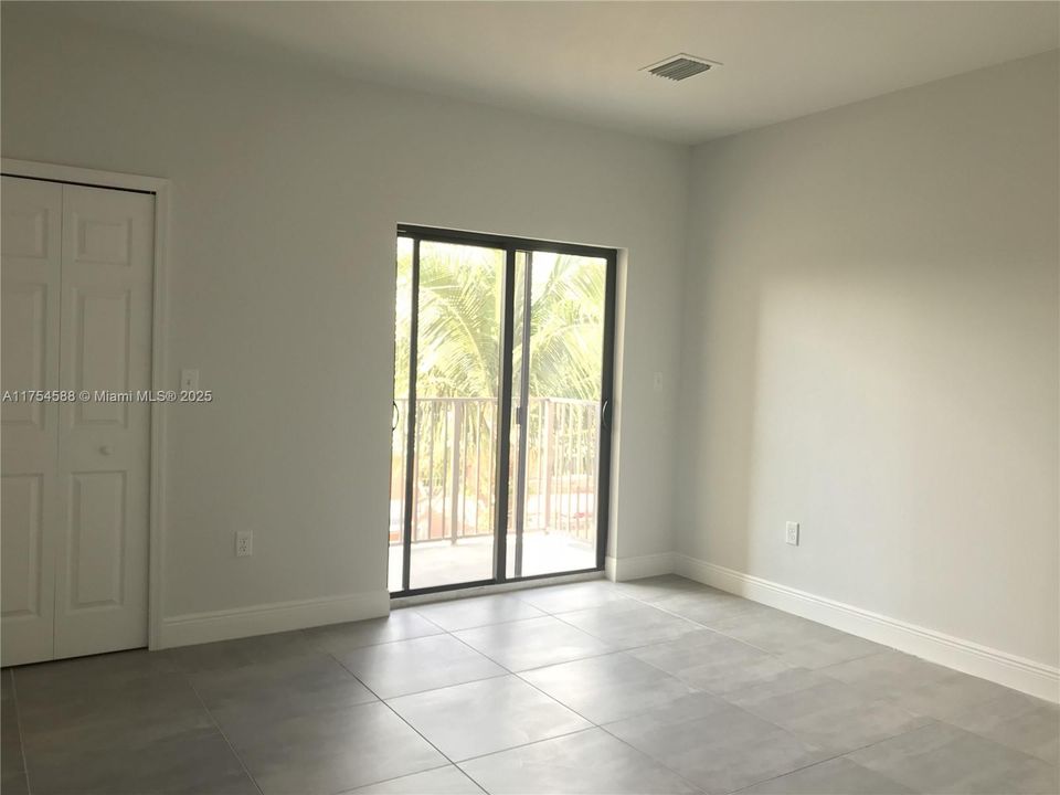 Vendido Recientemente: $850,000 (0 camas, 0 baños, 1504 Pies cuadrados)