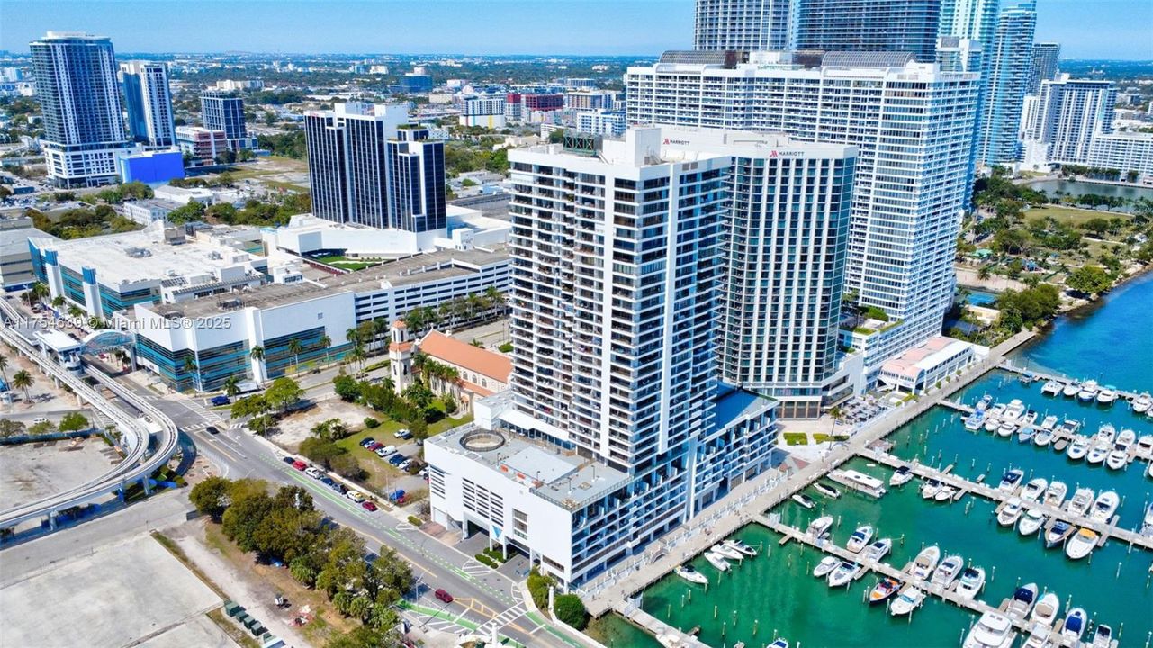 Recently Sold: $360,000 (1 beds, 1 baths, 840 Square Feet)