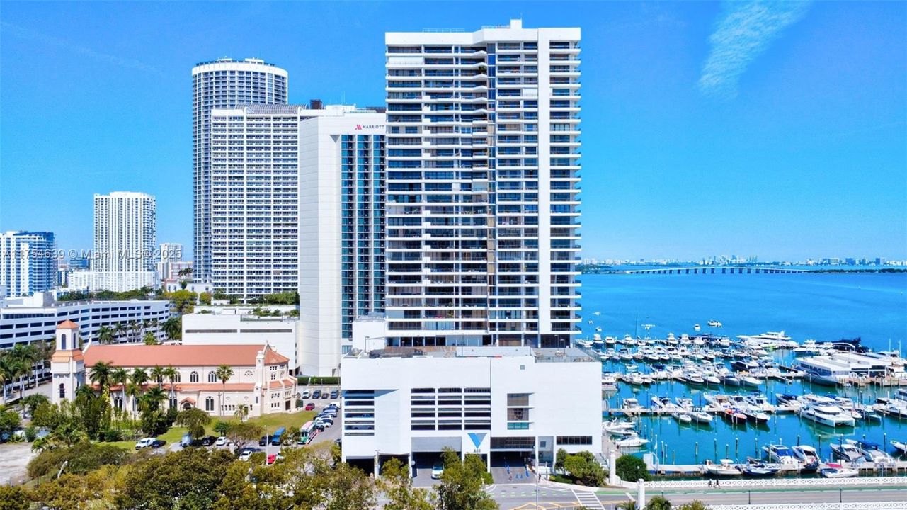 Recently Sold: $360,000 (1 beds, 1 baths, 840 Square Feet)