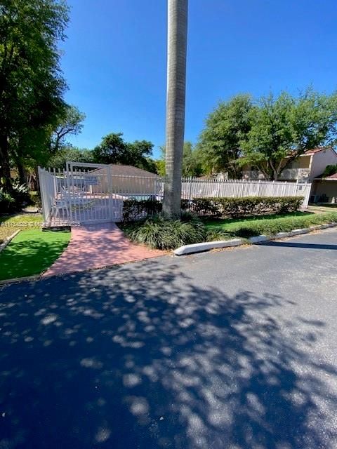 Recently Rented: $2,350 (2 beds, 2 baths, 1110 Square Feet)