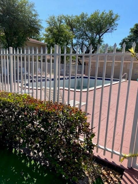 Recently Rented: $2,350 (2 beds, 2 baths, 1110 Square Feet)